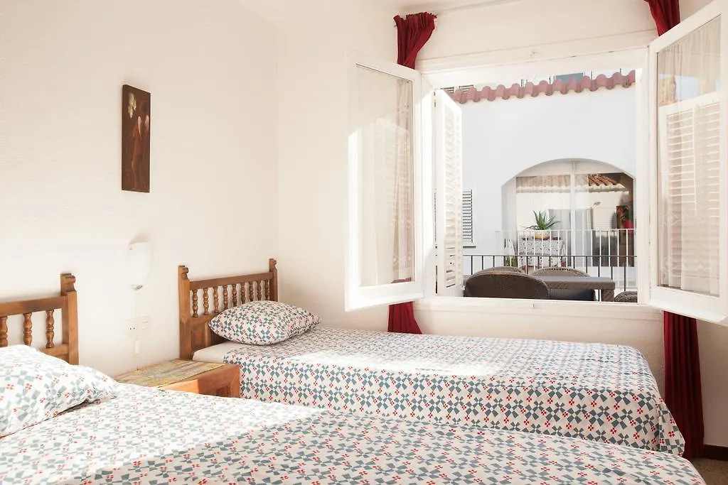 Akira Flats Cadaques Apartments